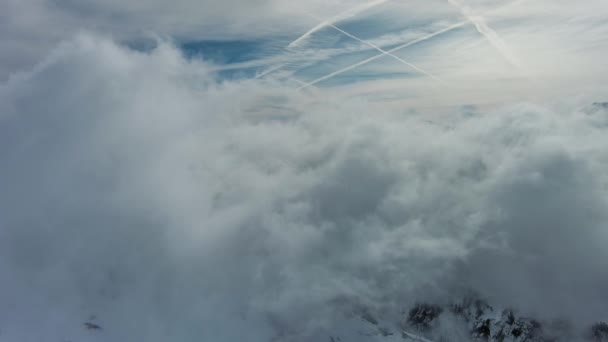 Vista Aérea Del Paisaje Cordillera Nieve Con Nubes Movimiento Sierra — Vídeos de Stock