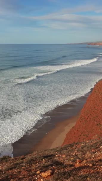 Пляж Legzira Арочними Скелями Узбережжі Атлантики Заході Сонця Марокко Вертикальне — стокове відео