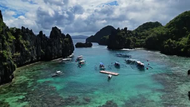 Вид Воздуха Тропический Остров Филиппинах Лодки Голубых Лагунах Озерах Пляж — стоковое видео