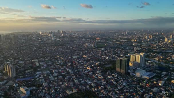 Légi Kilátás Felhőkarcolók Épületek Makati Üzleti Negyed Manila Város Naplementekor — Stock videók