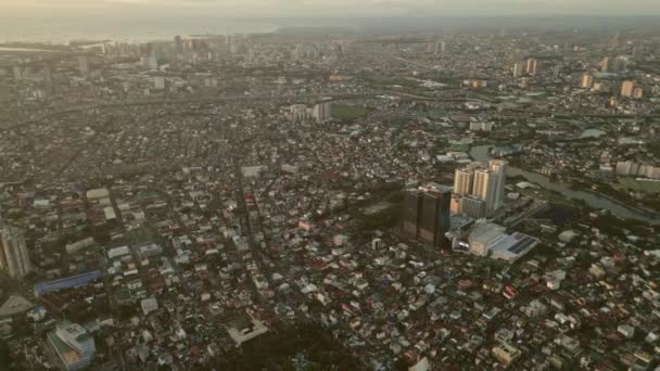 Légi Kilátás Felhőkarcolók Épületek Makati Üzleti Negyed Manila Város Naplementekor — Stock videók