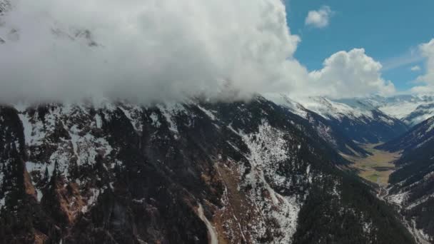 Güneşli Bir Günde Dağların Krimmml Şelalelerinin Havadan Görünüşü Yüksek Tauern — Stok video