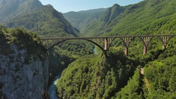 Вид Повітря Арктичний Міст Дюрджевіца Через Річку Тара Північній Чорногорії — стокове відео