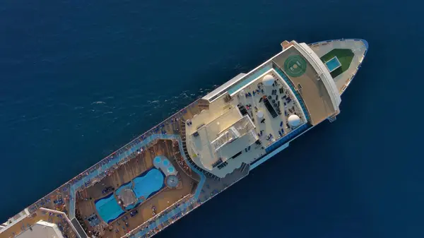 Sailing Large Cruise Ship Aerial Top View Adventure Travel — Stock Photo, Image