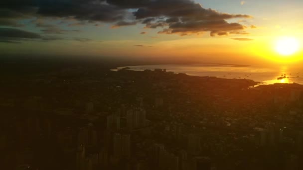 Luchtfoto Van Wolkenkrabbers Gebouwen Makati Zakendistrict Manilla Stad Bij Zonsondergang — Stockvideo