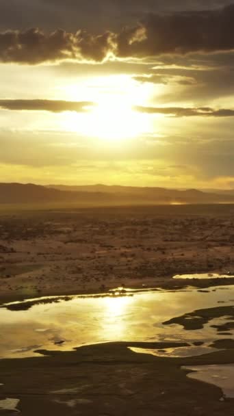 Moğolistan Kum Tepeleri Elsen Tasarhai Bayan Gobi Göl Manzarası Görülür — Stok video