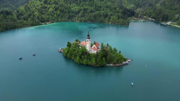 Maria Nın Havadan Zleme Kilisesi Bled Gölü Slovenya Adasında — Stok video