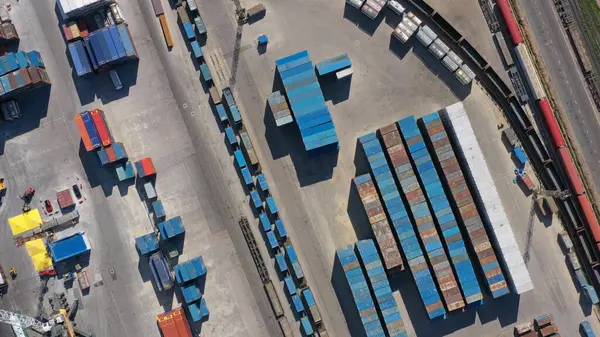 Flygfoto Över Lastcontainerterminalen Med Järnväg Affärstransport Logistik Handelshamnen Stockbild