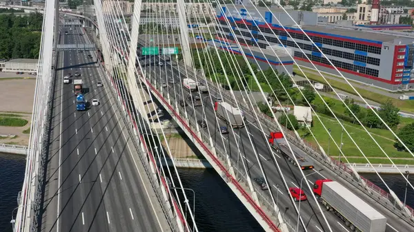Pemandangan Udara Jembatan Kabel Dengan Mobil Petersburg Stok Gambar