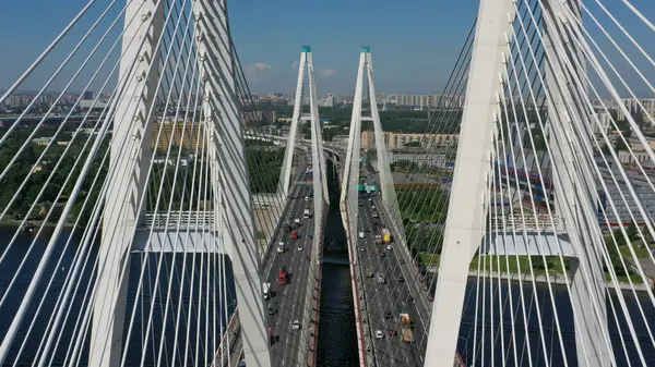 Luftaufnahme Der Schrägseilbrücke Mit Autos Petersburg Stockbild