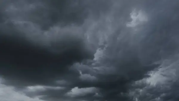 Dramatiska Mörka Storm Moln Himlen Bakgrund Royaltyfria Stockfoton