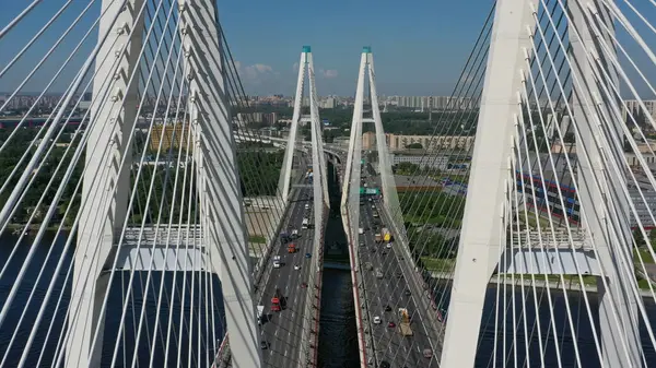 Pemandangan Udara Jembatan Kabel Dengan Mobil Petersburg Stok Foto