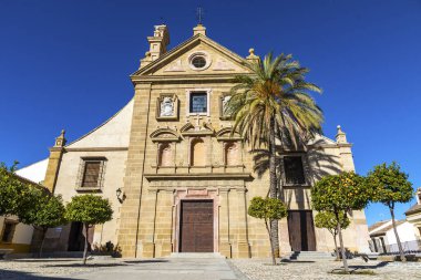 Kutsal Üçlü Kilisesi (İspanyolca: Parroquia de La Santisima Trinidad Antequera), İspanya 'nın Malaga kentinde yer alan bir kilisedir. 1672 ve 1683 yılları arasında inşa edilen ana binanın ön cephesi.