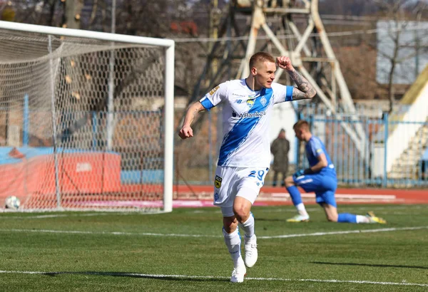 Uzhhorod ウクライナ 2023年3月12日 ダイナモキエフのVitalii Buialskiiは UzhhorodのAvanhardスタジアムでSc Dnipro 1に対するVbetウクライナプレミアリーグの試合中にゴールを決めた後 お祝いします — ストック写真