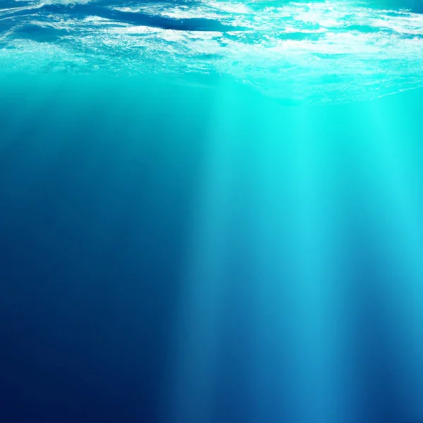Schöne Blaue Meeresoberfläche Von Unterwasser Aus Gesehen Durch Die Sonnenstrahlen — Stockfoto