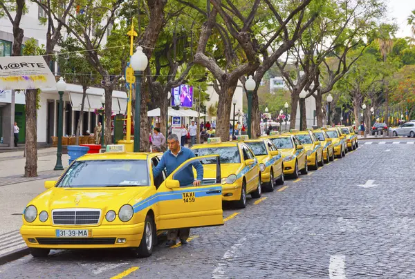 Funchal Portugal June 2013 Row Yellow Taxi Cabs Streets Funchal — Stock Photo, Image