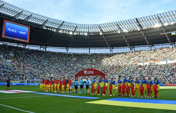 Вроцлав Польша Сентября 2023 Года Английские Украинские Игроки Слушают Национальные — стоковое фото