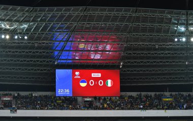 Leverkusen, Almanya - 20 Kasım 2023: UEFA EURO 2024 ön eleme maçı Ukrayna-İtalya maçının final skoru Leverkusen 'deki Bayarena Stadyumu' nun elektronik skorbordunda görüldü. Oyun 0-0 berabere