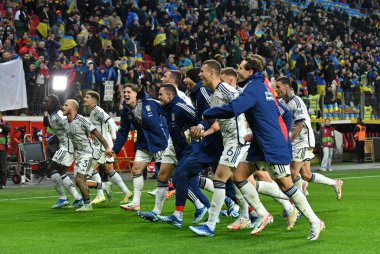 Leverkusen, Almanya - 20 Kasım 2023: İtalyan oyuncular UEFA EURO 2024 'e Leverkusen' deki Bayarena Stadyumu 'nda oynanan eleme maçı sonrasında İtalya' nın UEFA EURO 2024 'e tanıtımı sırasında tepki verdiler. Oyun 0-0 berabere