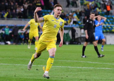Wroclaw, Polonya - 26 Mart 2024: Ukraynalı Viktor Tsygankov, Wroclaw 'daki Tarczynski Arena' da oynanan UEFA EURO 2024 play-off maçında attığı golü kutladı. Ukrayna 2-1 kazandı.