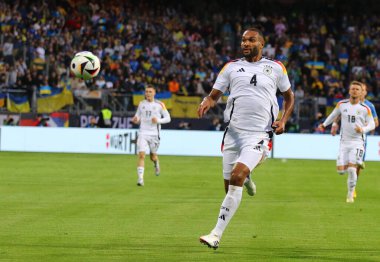 Nuremberg, Almanya - 3 Haziran 2024: Almanya 'dan Jonathan Tah, Almanya' nın Nuremberg kentindeki Max-Morlock-Stadion 'da oynanan Friendly maçında