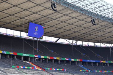 Berlin, Almanya - 7 Haziran 2024: UEFA EURO 2024 'te düzenlenen Olimpiyat Stadyumu Berlin iç görünümü, UEFA 2024 Turnuvası' ndan bir hafta önce Açık Medya Günü sırasında görüldü.