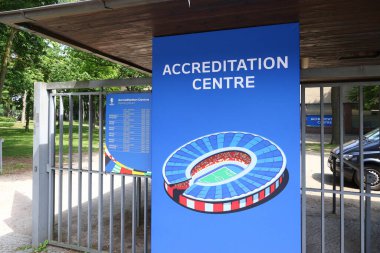 Berlin, Almanya - 7 Haziran 2024: Berlin Olimpiyat Stadyumu 'ndaki UEFA EURO 2024 Akreditasyon Merkezi. UEFA EURO 2024 Turnuvası 14 Haziran 2024 'te başlar