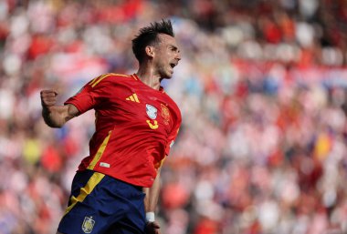 Berlin, Almanya - 15 Haziran 2024: İspanya 'dan Fabian Ruiz, Almanya' nın başkenti Berlin 'deki Olympiastadion' da oynanan UEFA EURO 2024 grup maçında gol attıktan sonra kutlama yaptı.