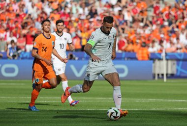 Berlin, Almanya - 25 Haziran 2024: Avusturyalı Marko Arnautoviç (# 7), UEFA EURO 2024 grup safhasında Almanya 'nın başkenti Berlin' deki Olympiastadion 'da Hollanda-Avusturya maçında saldırdı.