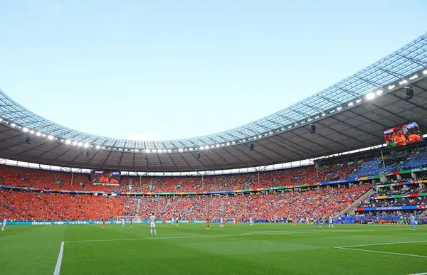 Berlin, Almanya - 25 Haziran 2024: UEFA EURO 2024 grup oyunu sırasında Berlin Olimpiyat Stadyumu 'nda Berlin' in panoramik görünümü