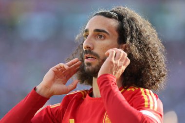 Berlin, Almanya - 15 Haziran 2024: UEFA EURO 2024 grup maçında görülen İspanyol futbolcu Marc Cucurella 'nın yakın plan portresi