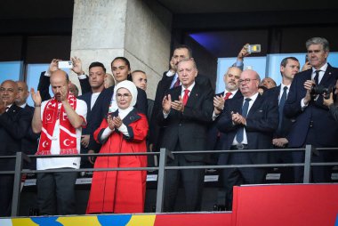 Berlin, Almanya - 6 Temmuz 2024: Türkiye Cumhurbaşkanı Recep Tayyip Erdoğan, UEFA EURO 2024 çeyrek final maçı Hollanda - Türkiye 'nin Berlin Olimpiyat Stadyumu' nda VIP konuğu