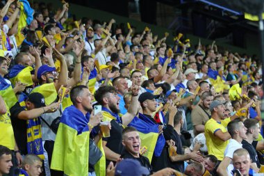 Prag, Çek Cumhuriyeti - 7 Eylül 2024: UEFA Milletler Ligi maçı Ukrayna-Arnavutluk maçı Prag 'daki Epet Arena' da. Ukraynalı destekçiler desteklerini gösterdiler