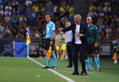 Prag, Çek Cumhuriyeti - 7 Eylül 2024: UEFA Milletler Ligi maçı Ukrayna-Arnavutluk maçı Prag 'daki Epet Arena' da. Arnavut teknik direktör Sylvinho görevde