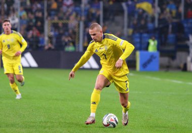 Poznan, Polonya - 11 Ekim 2024: Ukraynalı Mykhailo Mudryk, Poznan, Polonya 'daki Poznan Stadyumu' nda oynanan UEFA Uluslar Ligi maçı sırasında görev başında