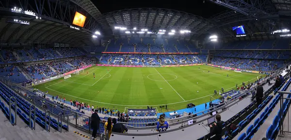 Poznan, Polonya - 11 Ekim 2024: Poznan Stadyumu (Enea Arena) UEFA Uluslar Ligi karşılaşması öncesinde Ukrayna ve Gürcistan 'ın panoramik manzarası. Kapasite 42,837