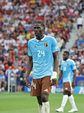 Stuttgart, Almanya - 26 Haziran 2024: Belçikalı Amadou Onana 'nın Portresi (# 24) UEFA EURO 2024 grup oyunu sırasında Stuttgart' taki Stuttgart Arena 'da Ukrayna v Belçika