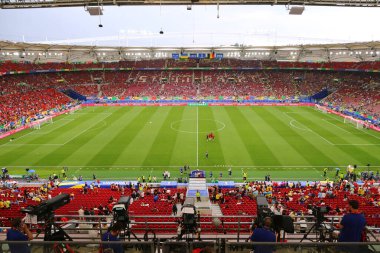 Stuttgart, Almanya - 26 Haziran 2024: Stuttgart Arena (diğer adıyla MHPArena) UEFA EURO 2024 kurulum, UEFA EURO 2024 grup eşleşmesi sırasında Ukrayna v Belçika