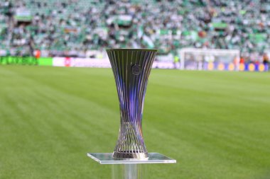 Wroclaw, Polonya - 28 Mayıs 2025: UEFA Konferans Ligi Kupası (Kupa) Wroclaw, Polonya 'daki Stadion Wroclaw' da oynanan UECL final maçı öncesinde sunar