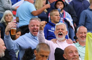 Wroclaw, Polonya - 28 Mayıs 2025: Chelsea taraftarları Wroclaw, Polonya 'da Real Betis' e karşı oynanan UEFA Konferans Ligi final maçında desteklerini gösterdiler