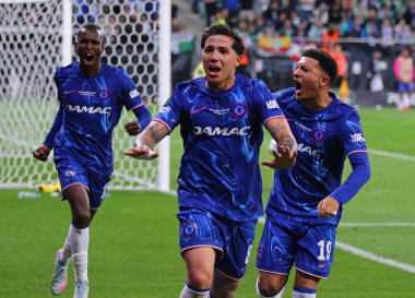 Wroclaw, Polonya - 28 Mayıs 2025: Chelsea oyuncuları, Enzo Fernandez (# 8) UEFA Konferans Ligi final maçında Polonya 'nın Wroclaw kentinde Real Betis' e karşı gol attıktan sonra kutlama yaptılar.