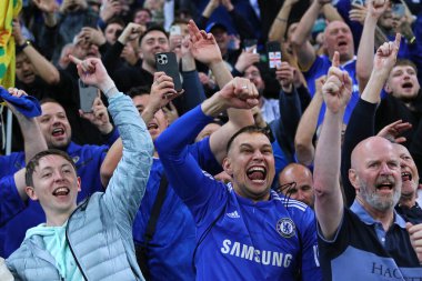 Wroclaw, Polonya - 28 Mayıs 2025: Chelsea taraftarları Wroclaw, Polonya 'da Real Betis' e karşı oynanan UEFA Konferans Ligi final maçında desteklerini gösterdiler