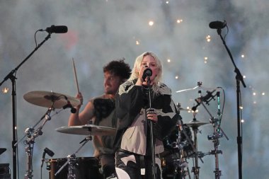 Münih, Almanya - 31 Mayıs 2025: Münih 'teki Münih arenasında düzenlenen 2025 UEFA Şampiyonlar Ligi Final Açılış Töreni sırasında solist Emily Marcia Armstrong ile Linkin Park