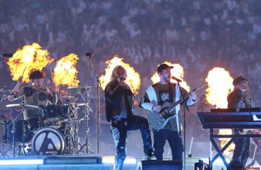 Münih, Almanya - 31 Mayıs 2025: Münih 'teki Münih arenasında düzenlenen 2025 UEFA Şampiyonlar Ligi Final Açılış Töreni sırasında solist Emily Marcia Armstrong ile Linkin Park