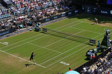 Berlin, Almanya - 21 Haziran 2025: Berlin 'deki WTA 500 Berlin Tenis Açık sırasında Steffi Graf stadyumunun genel görünümü HYLO maçı Liudmila SAMSONOVA v Xinyu WANG (CHN)