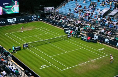 Berlin, Almanya - 16 Haziran 2025: Berlin 'deki WTA 500 Berlin Tenis Turnuvası sırasında Berlin' deki Rot Weiss Tenis Kulübü 'nün Steffi Graf mahkemesinin panoramik görünümü