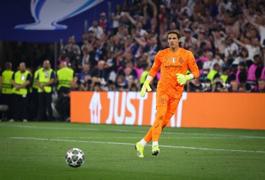 Münih, Almanya - 31 Mayıs 2025: UEFA Şampiyonlar Ligi Finali sırasında Almanya 'nın Münih arenasında Paris Saint-Germain' e karşı mücadele eden Inter kalecisi Yann Sommer