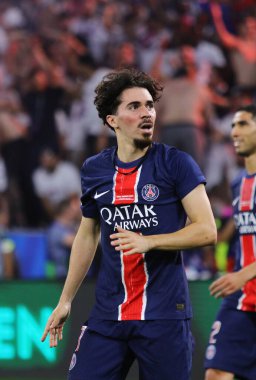 Münih, Almanya - 31 Mayıs 2025: Paris Saint-Germain 'in orta saha oyuncusu Vitinha' nın portresi UEFA Şampiyonlar Ligi 2025 final maçı sırasında Münih Futbol Arena 'da FC Internazionale' ye karşı görüldü.