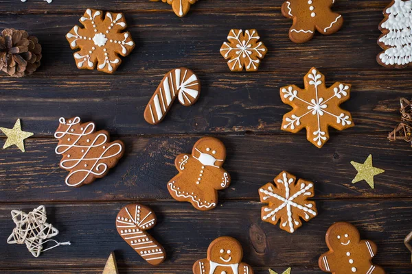 Biscoitos Natal Várias Formas Com Esmalte Decoração Açúcar Mesa Madeira — Fotografia de Stock