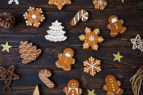 Weihnachtsplätzchen Verschiedenen Formen Mit Zuckerdekor Glasur Auf Dem Holztisch Flache — Stockfoto